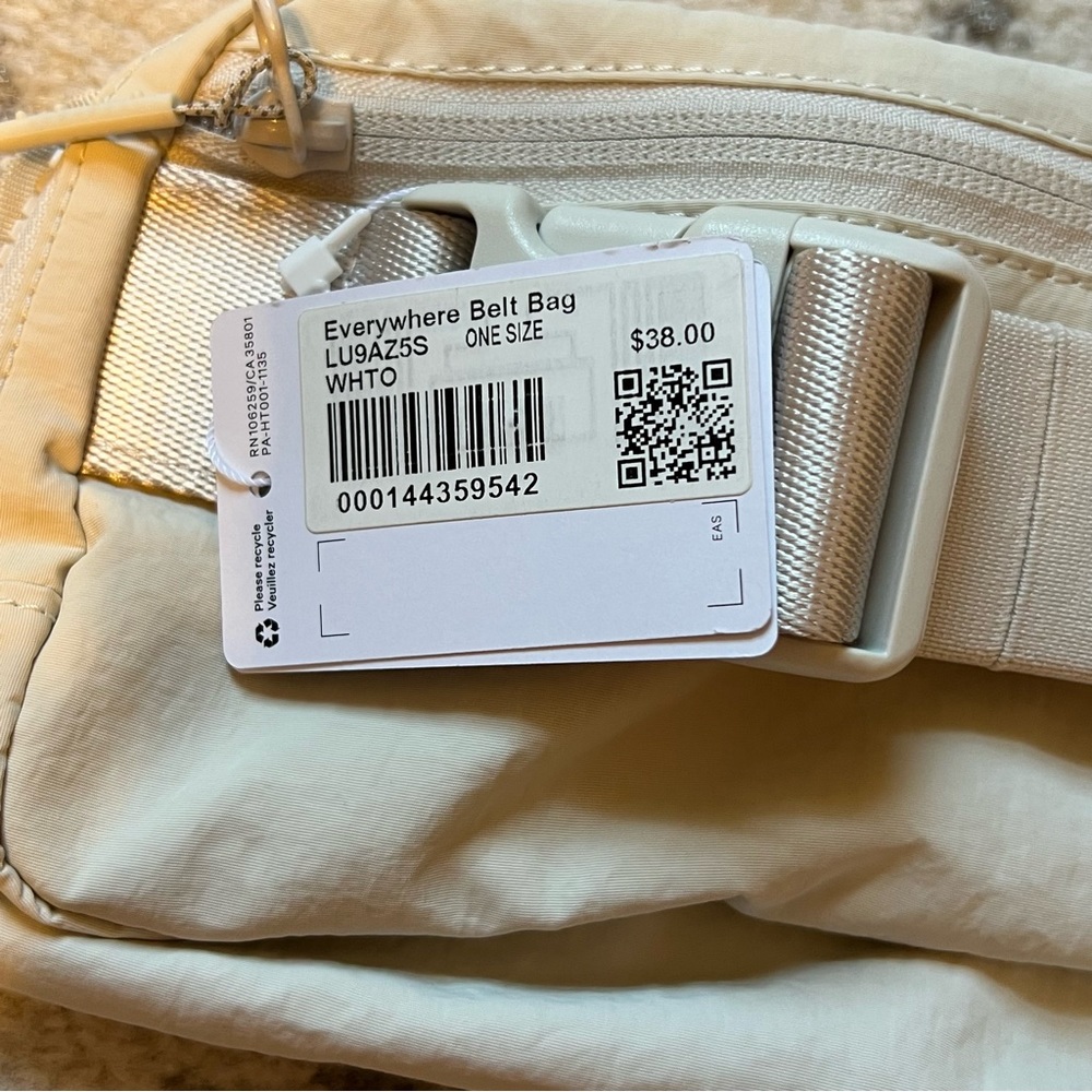 Lululemon Belt Bag in White Opal - Picture 6 of 14